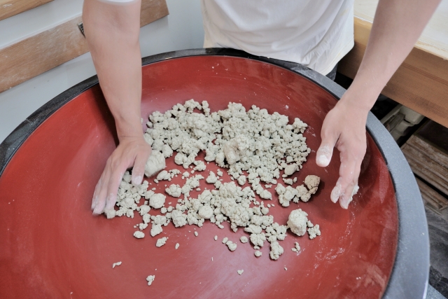 そば打ち体験｜地元産そば粉100％使用の手打ちそば体験。「そば処 おっこと亭」