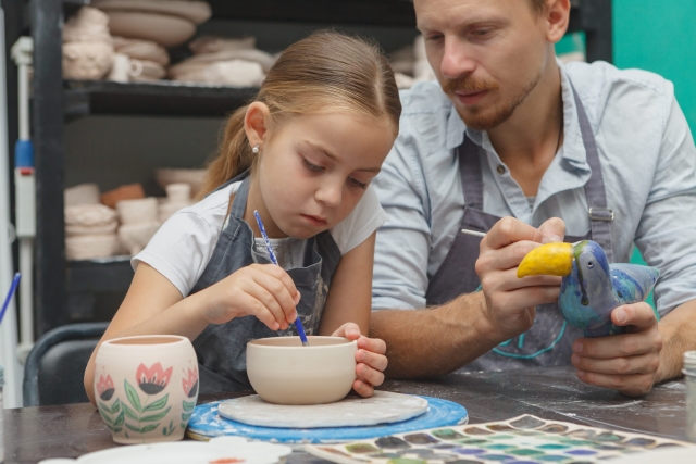 陶芸体験｜白金で自由創作。初心者も「描いたまま」を形に
