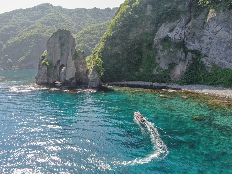 本格クルーズ体験｜岩部海岸グラスボート「福島町まちづくり工房（岩部クルーズ）」